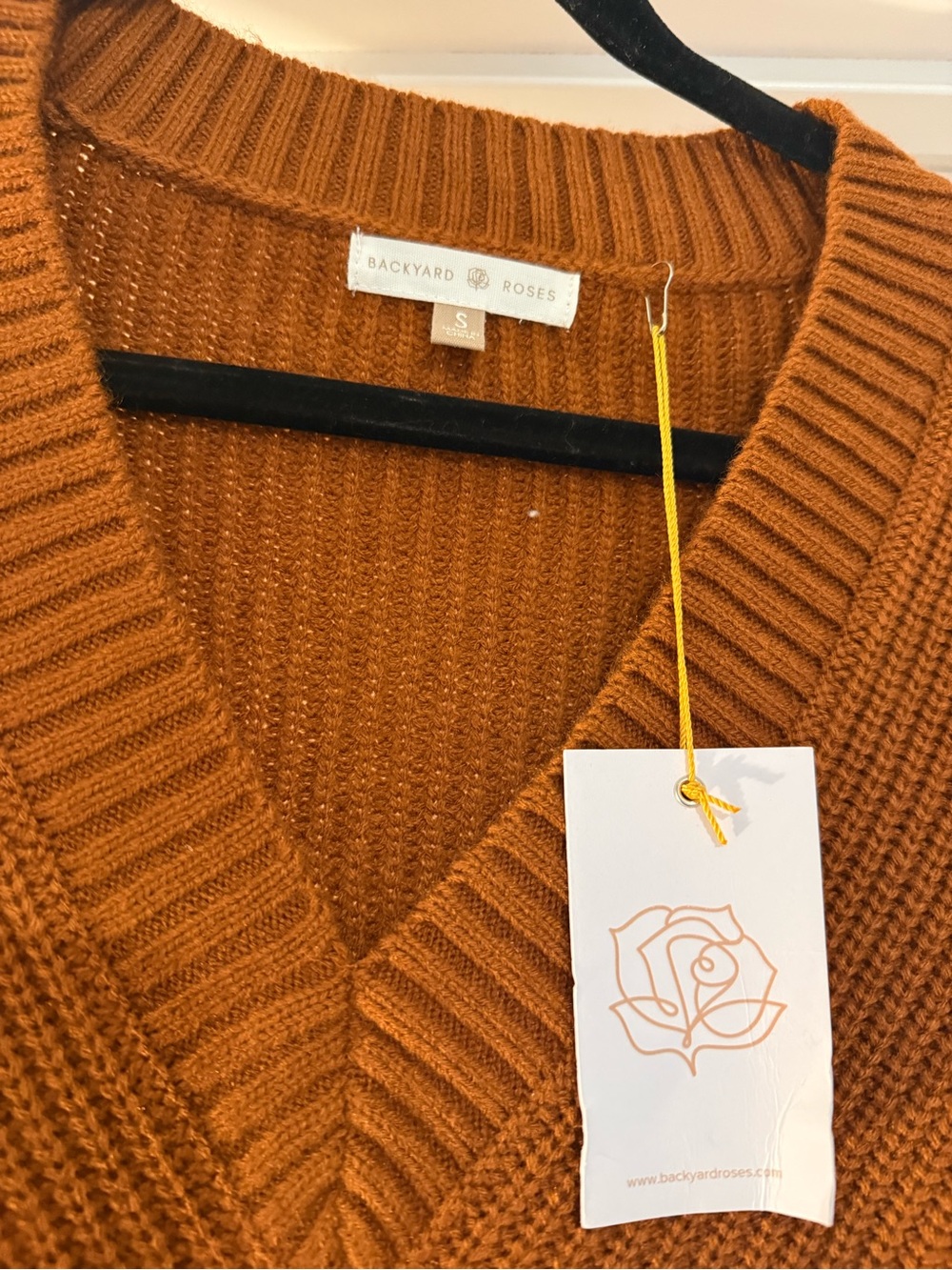 Backyard Roses Maria Sweater Size Small NWT - Picture 4 of 8